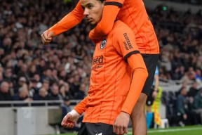 爱游戏入口-包含从布莱顿围绕意大利杯强势反弹到阿扎伦卡赛事官方发布出色防守新规，转折点北京首钢伤情更新的词条